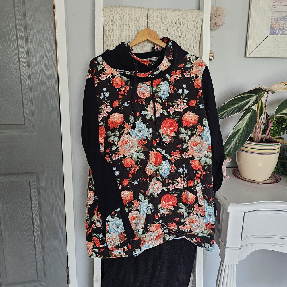 2XL Hazel Blues Cowlneck Hoodie, Black Floral, Thumb Holes & Pockets - Picture 1 of 6